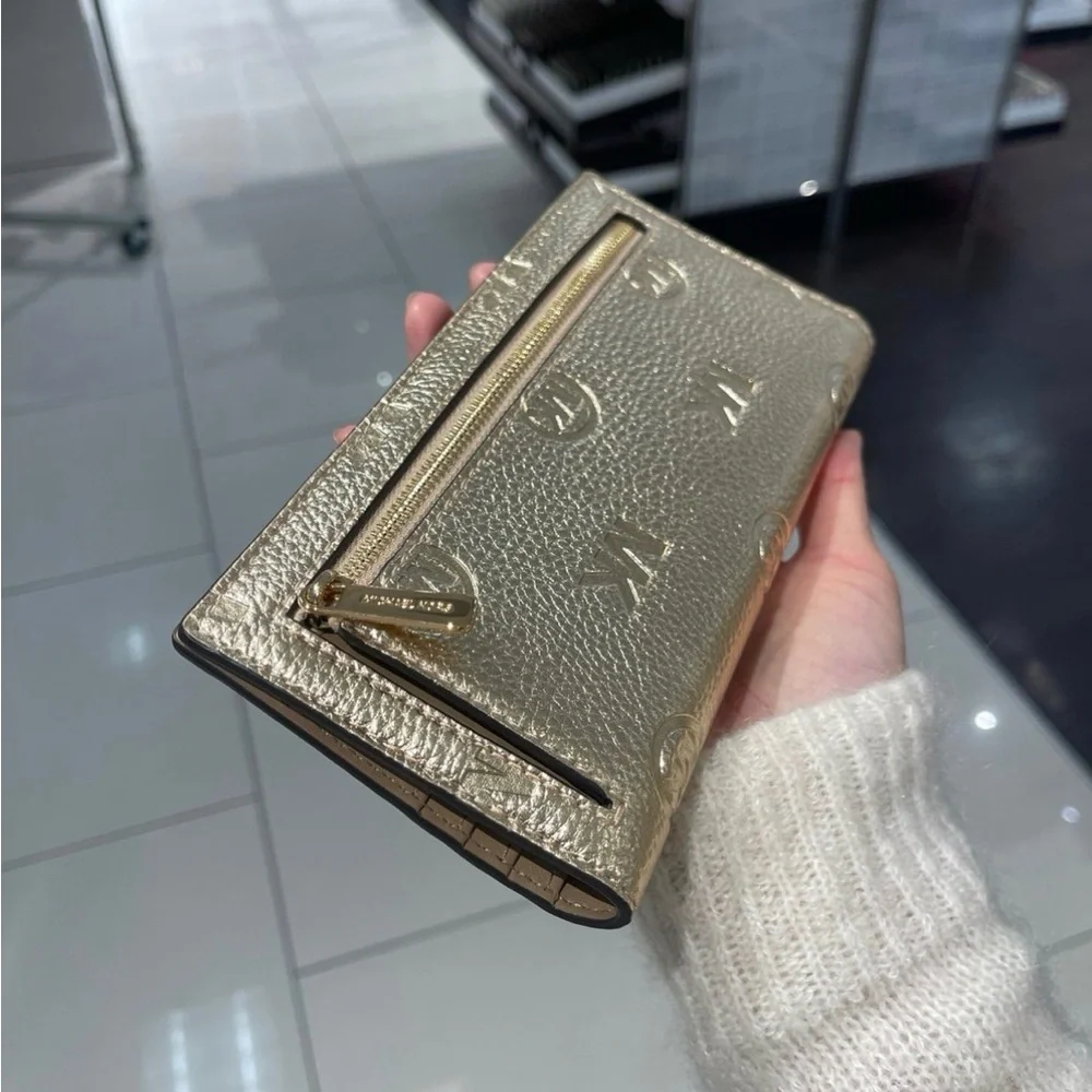 NWT MICHAEL KORS Carson Large Metallic Logo Debossed Snap Wallet - Picture 3 of 7